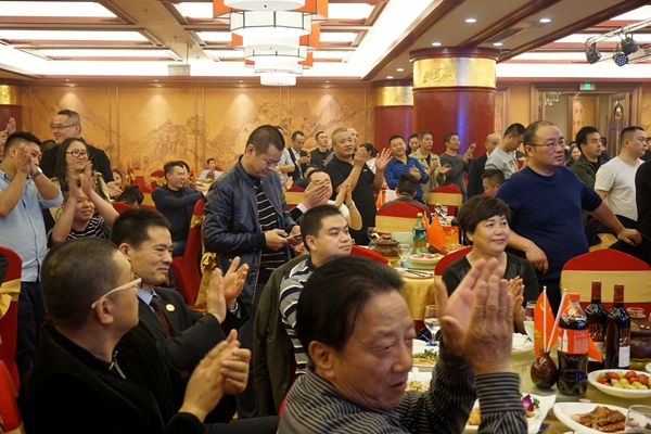 传承中国餐饮文化瑰宝 发扬尊师重道传统精髓--中国烹饪大师王清云收徒仪式在凯帝拉斐盛宴举行