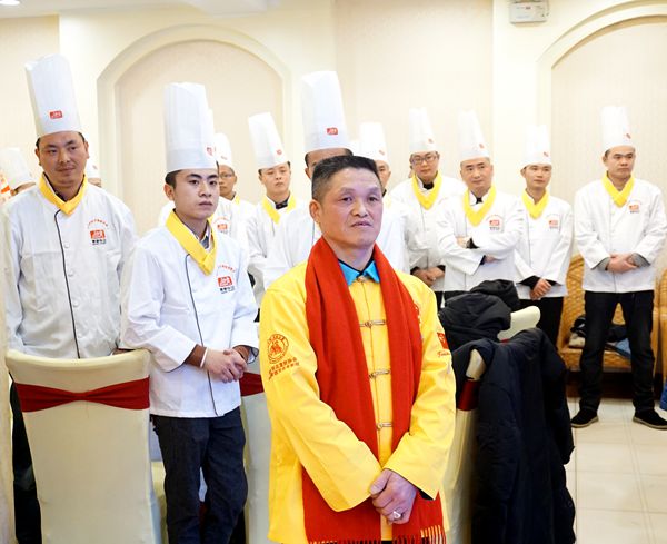 中国烹饪大师肖成和--收徒仪式在重庆市永川区聚华宴大酒楼隆重举行