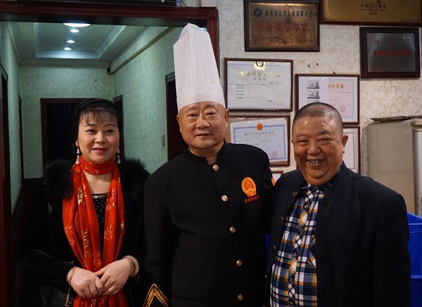 竹楼泉水鸡--特色美味 一鸡三吃鸣神州