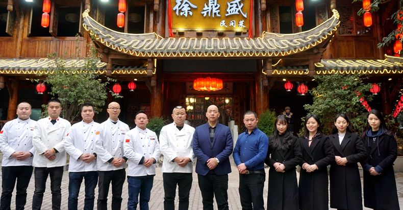 徐鼎盛民间菜--每个店都人气火爆 排队就餐一道美食风景线