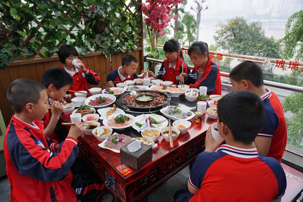 为山区孩子成长助力--爱心和责任永远在路上