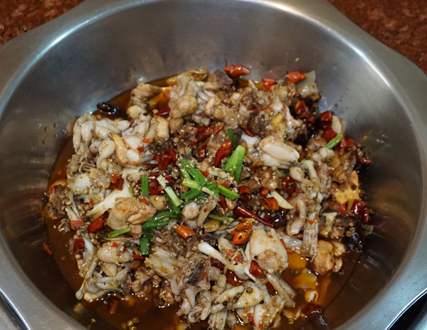 蛙蛙爱上鸡--经典的重庆江湖菜 鸡和蛙都非常的香辣鲜嫩