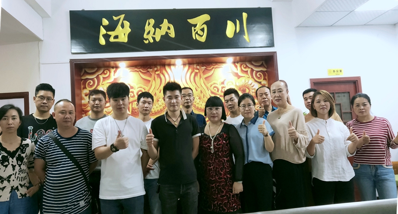 余大孃卤料创始人余美玲把自己卤菜经验毫不保留的传授给学员