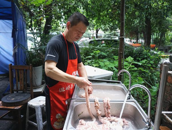 李氏烧菜馆——小锅仔 老厂矿社区经典美食 饭遭殃的下饭菜