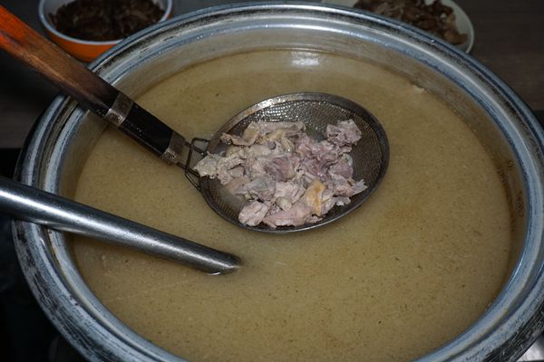 恒明鲜肚子鸡汤银丝面·米线——重庆解放碑的记忆美食