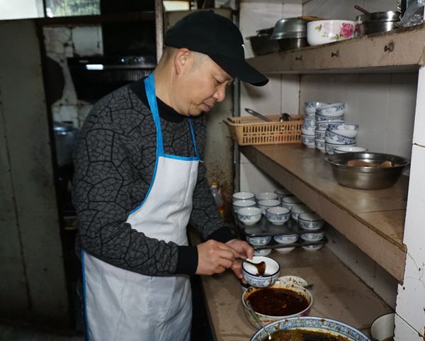 蒲姐蹄花王——在白市驿一开就近20年 新鲜炖猪蹄 营养又健康