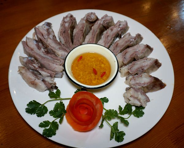 来自大草原的恩赐 炭火上的营养美味——北疆烤全羊