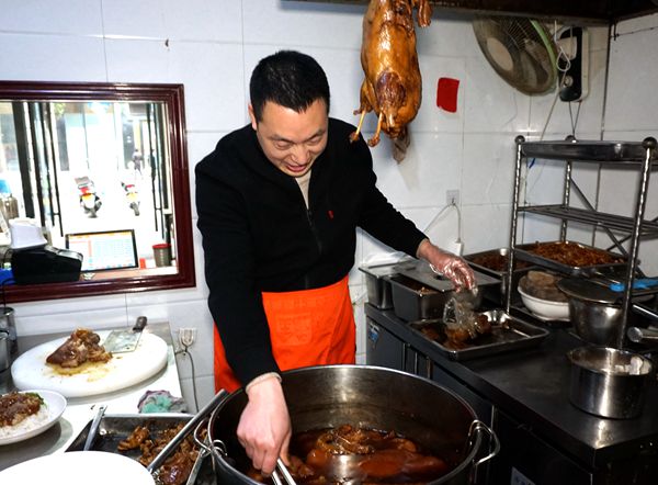 值得信奈的风味快餐老店 杨氏火城猪脚饭 营养健康合理搭配