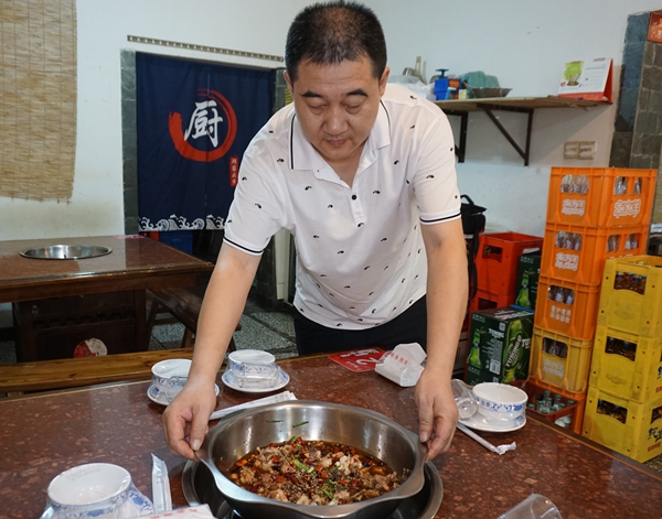 寻味老店 品尝记忆中的重庆味道 蛙蛙爱上鸡 重庆新都巷走出来的餐饮老店