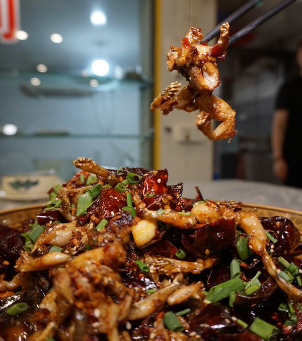 岁月印痕中 老重庆的味道依然那么的浓郁 梨树湾老字号红炒坊餐厅