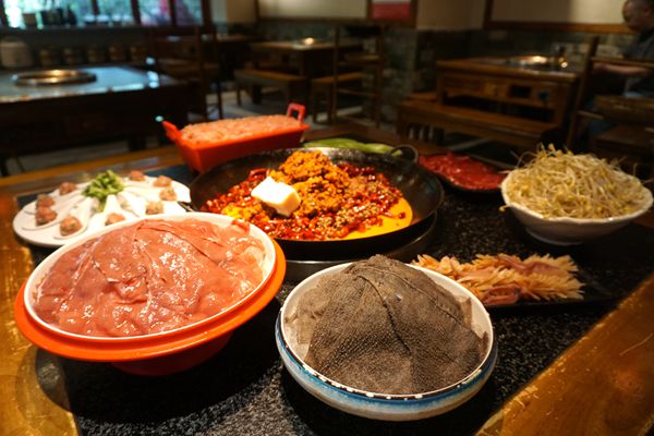 高山黄牛 高山菜 谢家山山货老火锅 老重庆味道