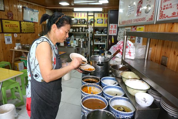 来重庆品上一碗 段玲面庄小面 不虚此行