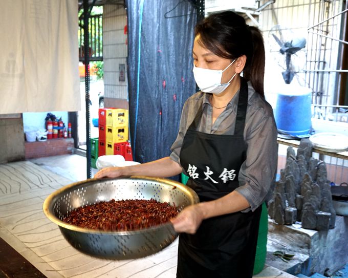 铭火锅 重新装修 您熟悉的味道 不变的依然是老居民情感