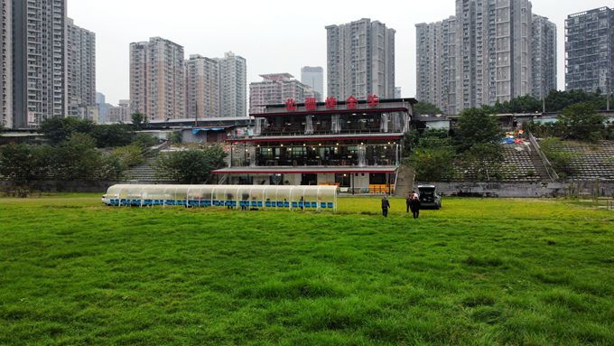 主城扬起草原风格烤全羊 北疆烤全羊洋河大草原店盛装开业