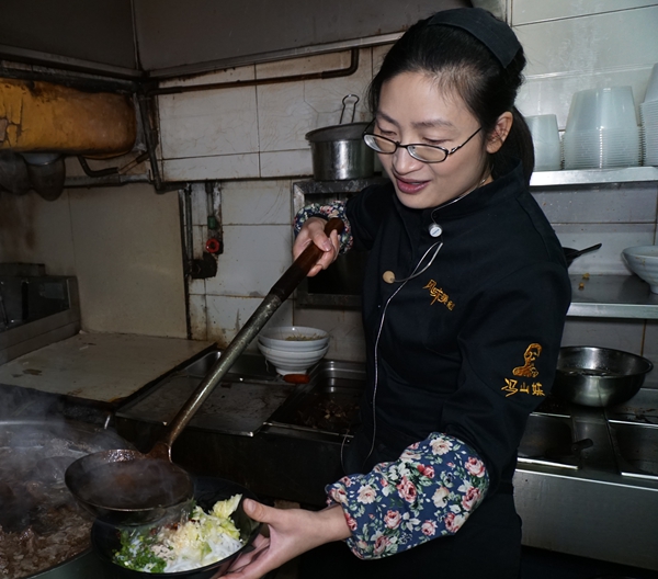 校门外的美食 冯山妹风味美食坊 芳华年代难忘情感