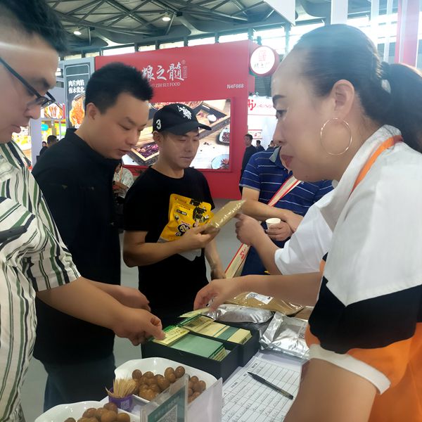 第14界上海国际餐饮食材展览会 余大孃卤料深受国内外客商关注