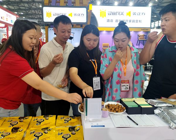 第14界上海国际餐饮食材展览会 余大孃卤料深受国内外客商关注