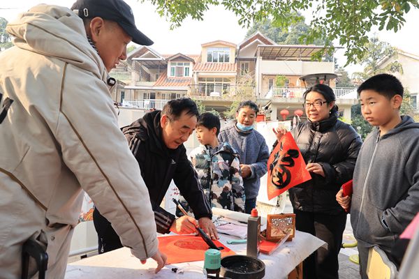 建工未来城第二届迎春书画展妙笔生花送祥瑞、墨香四溢迎新春