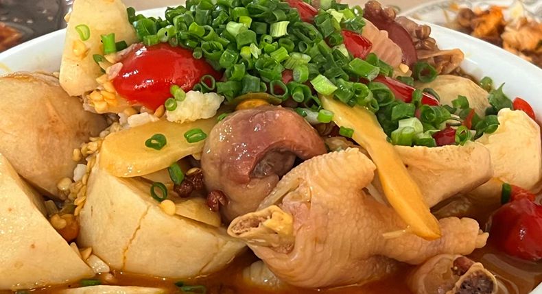 深巷子一鸡四吃 藏在老社区里的美食与记忆