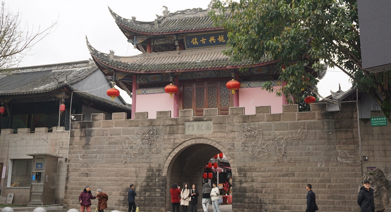 龙兴古镇与阳氏巴味轩 一场美食与历史的邂逅