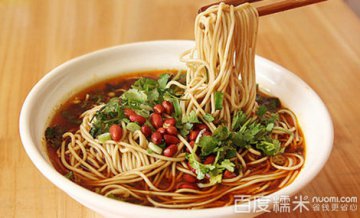 重庆小面协会成立 号召会员企业推3元小面