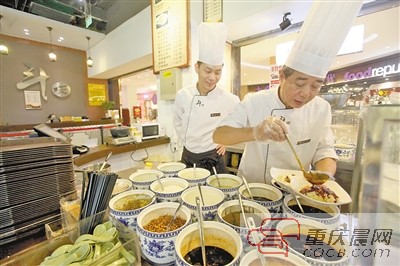 拯救几百种濒临失传名小吃 大师教学鸡丝凉面