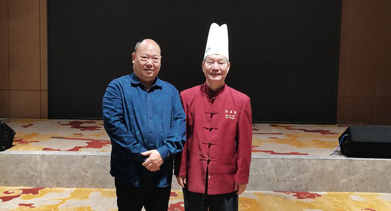 国宴大师北京钓鱼台国宾馆原副总厨师长孙永河来渝品尝北疆烤全羊
