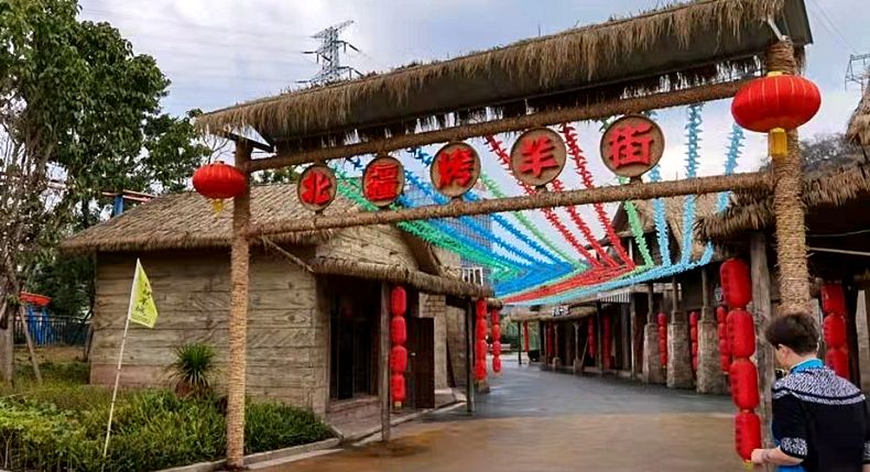 北疆烤全羊 伴新老顾客度过寒冷冬季 肥而不腻的草膘羊美味又健康