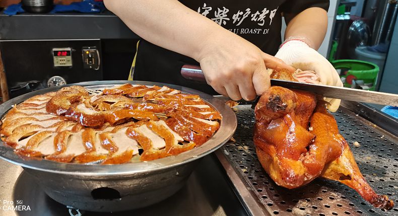 昔日宫廷御宴 今日百姓佳肴 守柴炉烤鸭 合川店开业