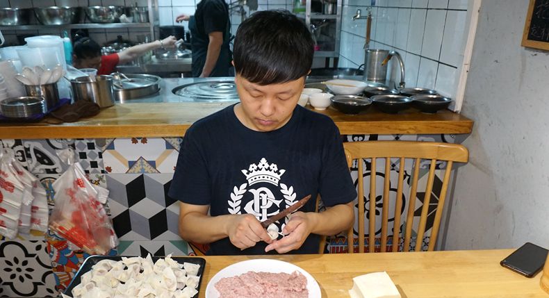 沙余堂蹄花汤抄手 匠心传承 守护顾客健康