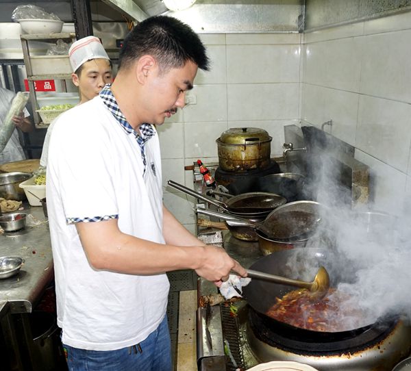 一品居鸭血肥肠--十几年来坚持以家庭餐为标准