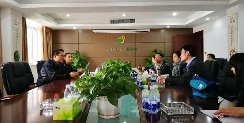 走访企业问需求 服务经济促发展