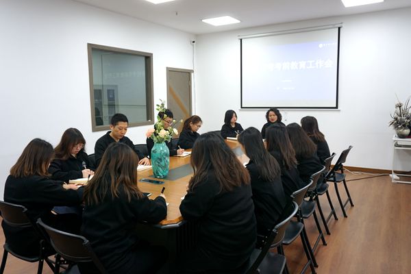 梦想的起点 教育的顶点 奋进中的重庆联合教育培训学校